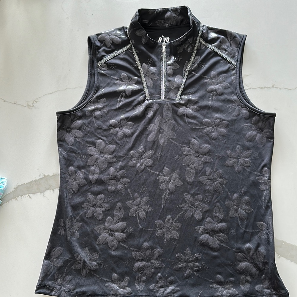Nivo women’s sleeveless golf top